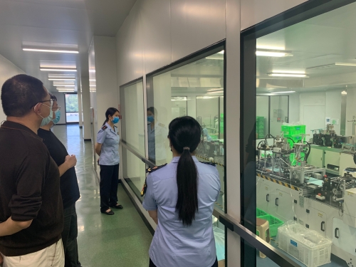 云白药口罩生产线