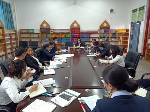 0713 古城小学期末复习研讨会议现场