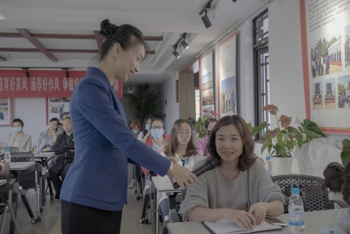 老师与学员互动