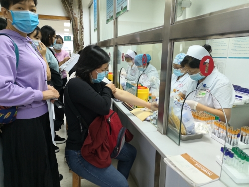 龙城街道工会体检照片 (1)