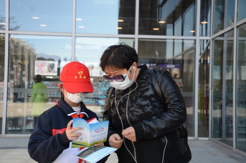 呈贡区教体系统开展“爱国卫生7个专项行动—小手拉大手 健康伴我行”主题志愿活动 (2)