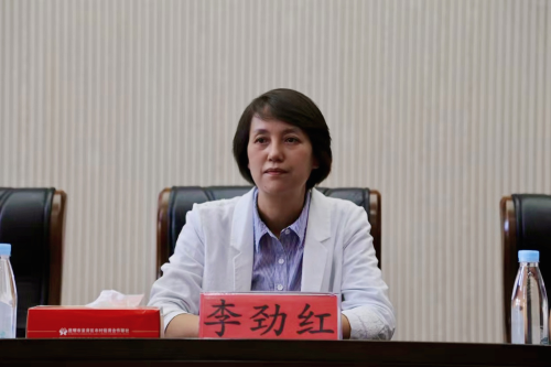 红副宣布比赛开始