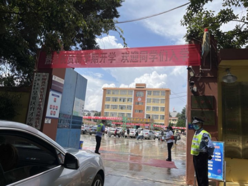 站好“护学岗”，平安“警”相随！呈贡公安全力护航开学季333