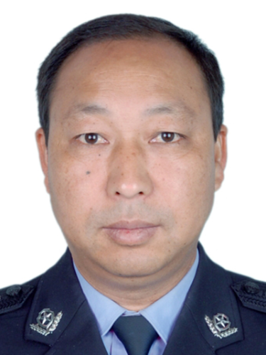 呈贡区公安局党委委员 政工室主任 李富良