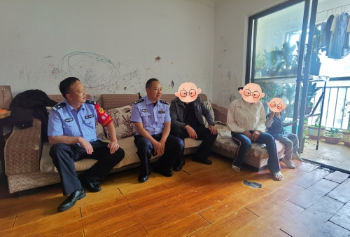 看望慰问困难党员家属_副本