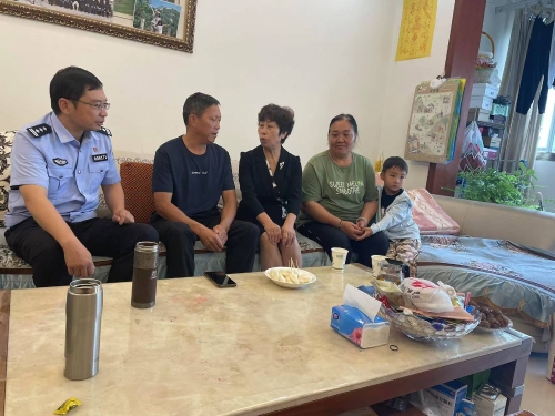 慰问困难职工