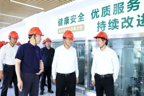 杨承新在益海嘉里（昆明）食品工业有限公司调研