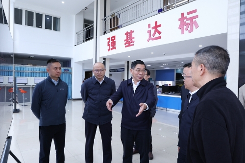 杨承新详细了解中铁联集昆明中心站运营、资源配置及王家营片区建设用地规划情况。_副本