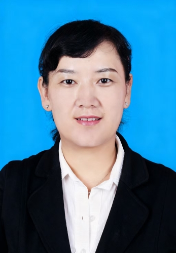 赵晓翠蓝底照片