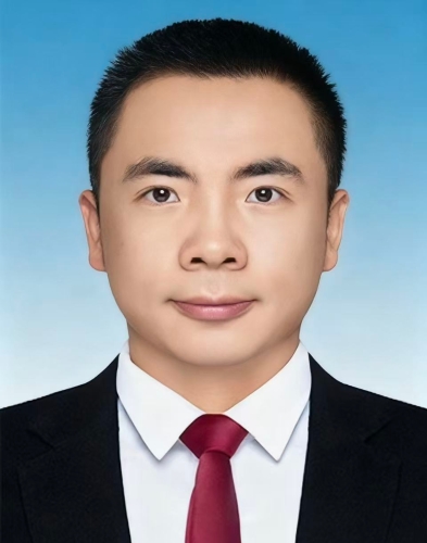 刘泓鲤蓝底照片