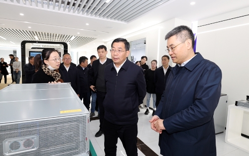 在云南南天电子信息产业股份有限公司，杨承新详细了解数字化产品研发、信创生态建设等情况。_副本