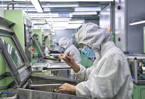 贵研半导体公司金、银键合丝生产线。 记者 王毅 摄