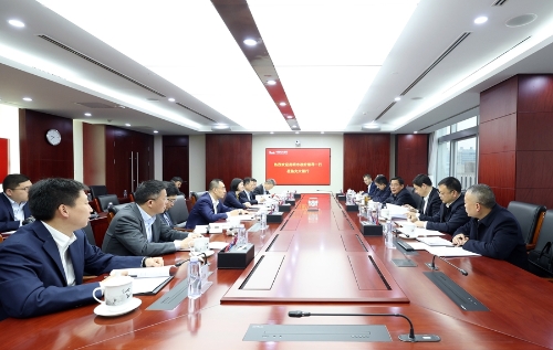 杨承新与中国光大银行副行长齐晔座谈。_副本