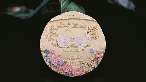 半程马拉松完赛奖牌设计可翻折立起结构2。
