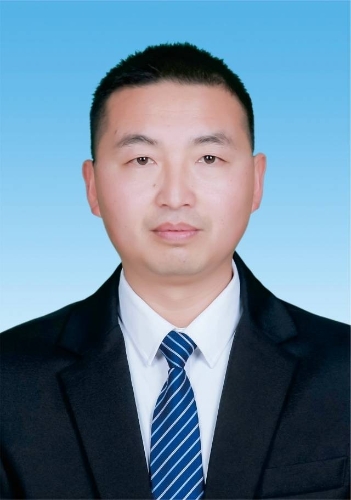 刘名龙