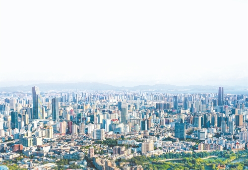 昆明这座有着资源禀赋、区位优势、深厚底蕴和强劲动能的城市，迎来高质量发展新机遇。 记者周密摄