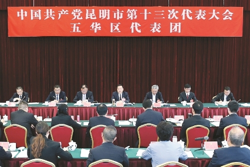 9月22日，刘洪建参加五华区代表团讨论。记者李海曦摄